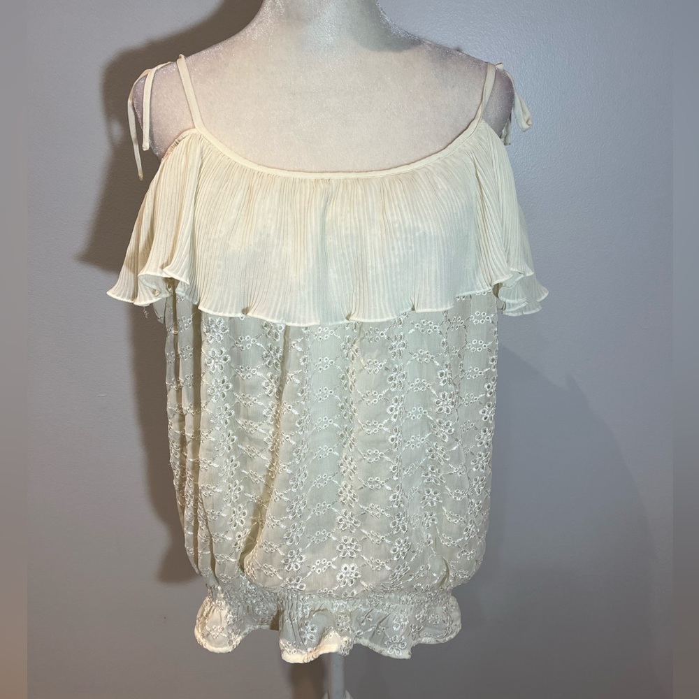Hazel boutique Off The Shoulder White Lace‎ Top Size Medium